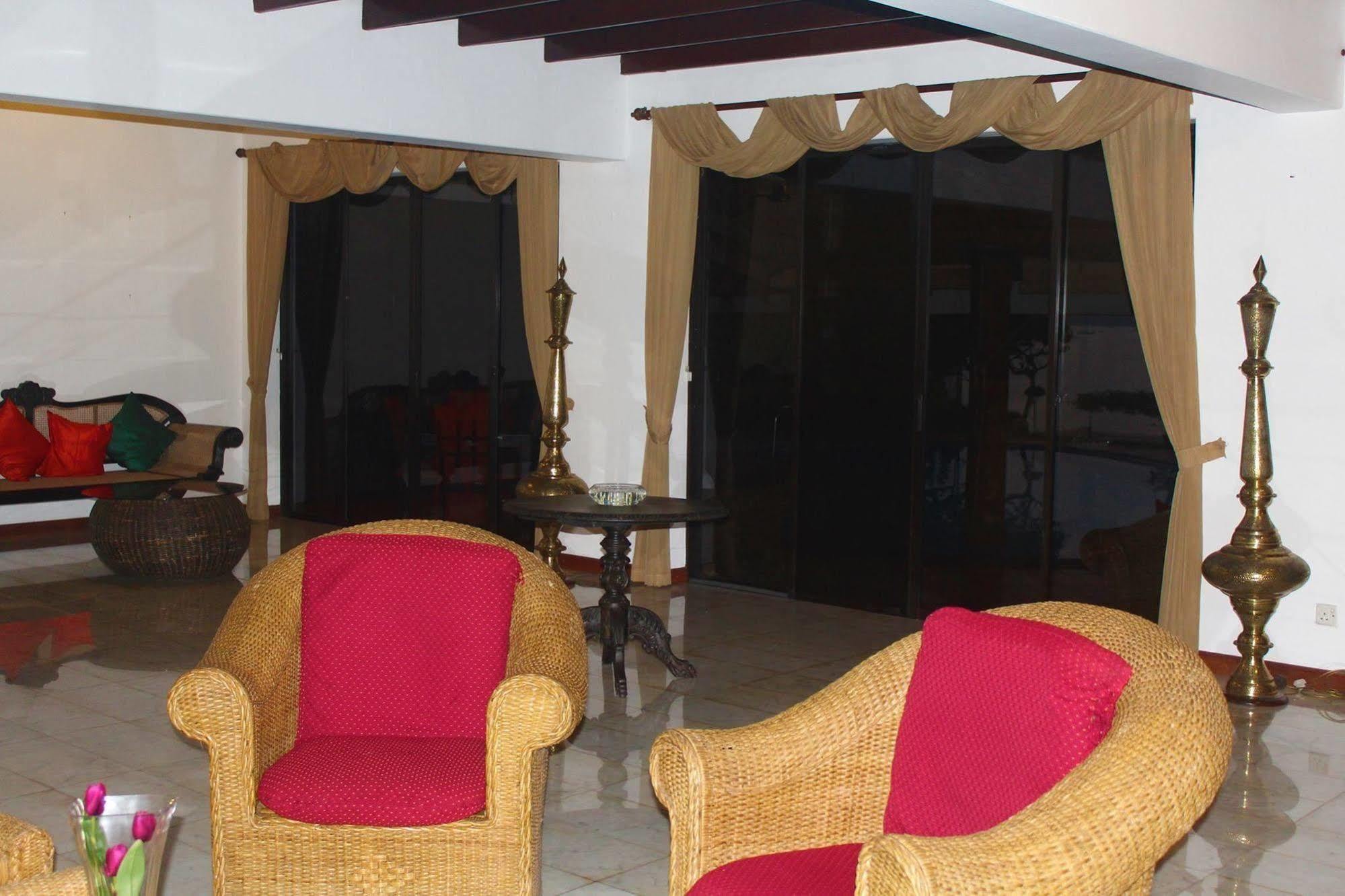 Blue Water Villa Piliyandala Εξωτερικό φωτογραφία